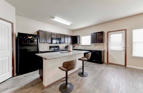 Austin Casa | 5 Bedroom Modern Home