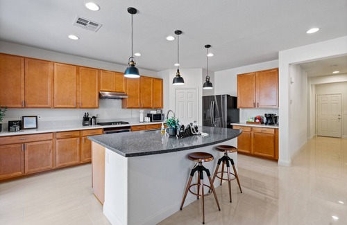 Rhodes Ranch Casa | 5 bedroom private vacation home in las vegas