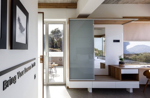 Mariou Villa | 5 Bedroom Sea View Complex South Rethymno by Delfus