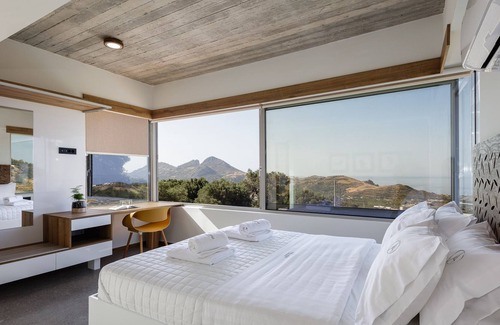 Mariou Villa | 5 Bedroom Sea View Complex South Rethymno by Delfus