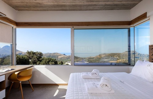 Mariou Villa | 5 Bedroom Sea View Complex South Rethymno by Delfus