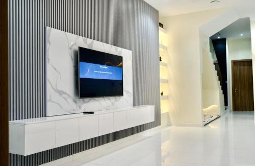Ofin Apartamento | 5 Bedroom semi detached Apartment by Ellestar Homes