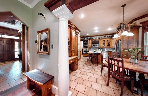 Elmo Otro | 5 Bedroom Spacious and Cozy Country Home on Expansive Lot