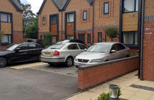 Yardley Casa | 5 Bedroom Spacious Home
