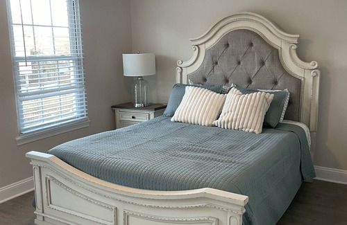 New Castle Casa | 5 Bedroom Townhome near UD campus