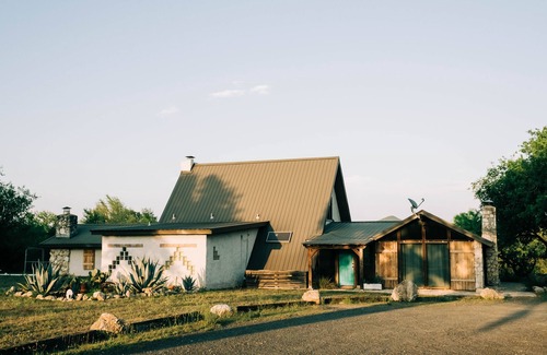 Concan Casa | Casa exclusiva frente al río “FireWater” ~ Acceso privado al río