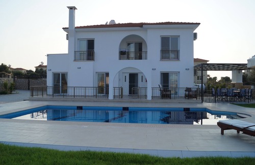 Gozubuyuk Villa | * NUEVO * Villa de lujo de 4 camas con inigualables vistas a la montaña y a la playa, ¡PAZ!