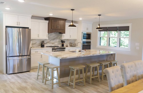Penhook Casa | LAKE Haven - 5 Bedroom w/ Hot tub and private dock!!