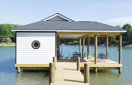 Penhook Casa | LAKE Haven - 5 Bedroom w/ Hot tub and private dock!!