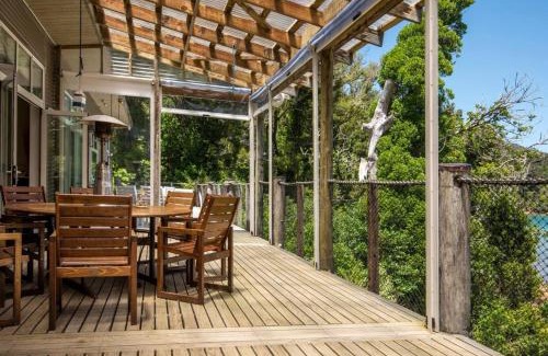 Furneaux Casa | 5-bedroom waterfront home on Endeavour Inlet