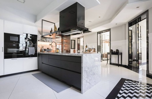 Justicia Apartamento | 5 bedrooms 5 bathrooms furnished - Center - spacious with terrace