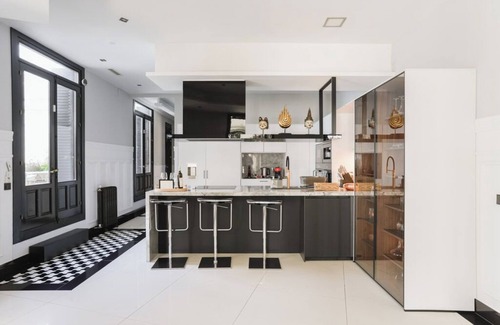Justicia Apartamento | 5 bedrooms 5 bathrooms furnished - Center - spacious with terrace