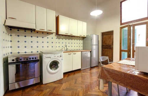 San Lorenzo Apartamento | Apartamento con frescos con una gran terraza