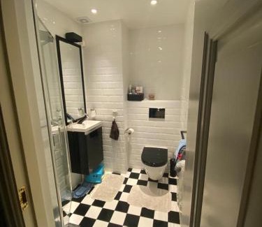 Lillestrom Apartamento | 5 Bedrooms House in Lillestrøm Central - 5 mins walk from Lillestrøm Station