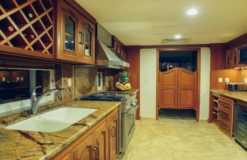 Puerto Aventuras Casa | 5 Bedrooms Villa in front of the Marina Close to Beach!