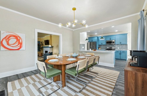 Central Oklahoma City Casa | 5 Beds Downtown OKC with Pickleball Court, Fire Pit, Hot Tub, Game Lounge