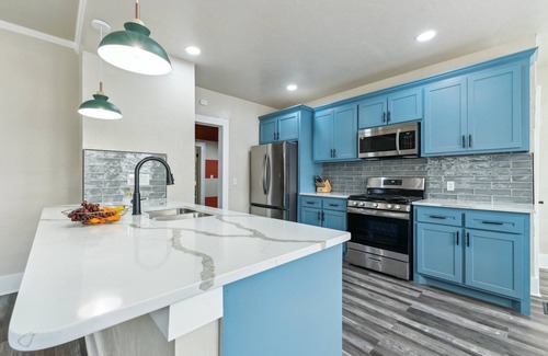 Central Oklahoma City Casa | 5 Beds Downtown OKC with Pickleball Court, Fire Pit, Hot Tub, Game Lounge
