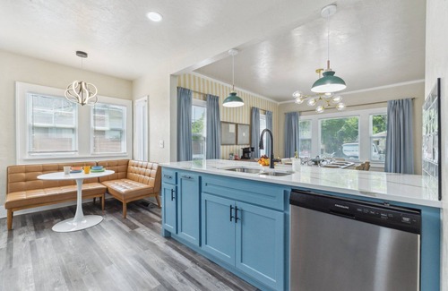 Central Oklahoma City Casa | 5 Beds Downtown OKC with Pickleball Court, Fire Pit, Hot Tub, Game Lounge