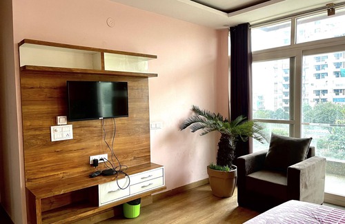Gurugram Casa | 5 BHK entire floor best for parties
