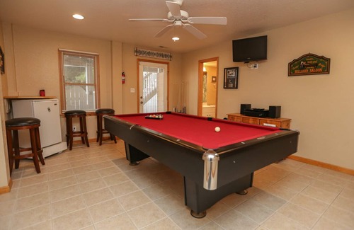 Sea Acres Casa | 5 BR Oceanside Home in Duck - Short Walk to Shops & Restaurants