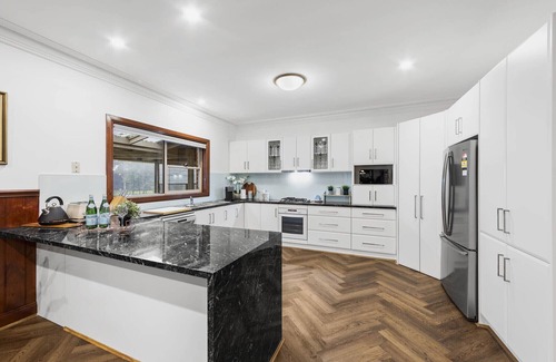 Leopold Casa | 5 BR ReedyLake Farmstay By Geelong Leopold