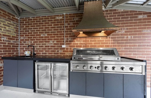 Leopold Casa | 5 BR ReedyLake Farmstay By Geelong Leopold