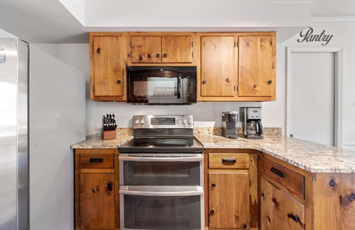 Lake Lure Casa | 5 BR - Walk to Resort Amenities! Close Mnt Views! Backyard Firepit!