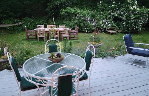 Sandwich Casa | 5 Cardinal Rd - Spacious 4BR Retreat: Hot Tub, Firepit, Pet-Friendly, Sleeps 10