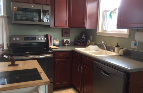 Donelson Casa | 3 dormitorios / Nuevo kit Ap wi-fi / 4 HDTV 1/3 acre patio / patio / parrilla 7. 2 Downtown 5. 1 Opryland