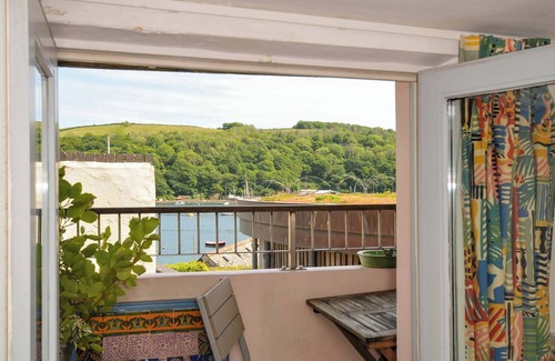Fowey Cabaña | 5 ESPLANADE, family friendly, character holiday cottage in Fowey