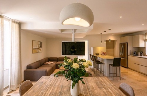 Saint-Sauveur-le-Vicomte Casa | 5* gîte in the Cotentin region indoor pool spa gym games room