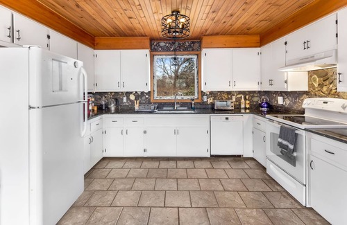 Portsmouth Casa | 5⭐️Hop on a Ferry to Seaclusion in Prudence Island