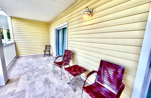 Alice Town Condominio | 5 "J" Jus Chillin' Cozy 2-bedroom condo in Resorts World Bimini Community
