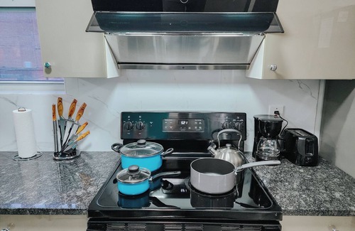 Poplar Apartamento | 5 King Beds/5 En-Suite Bathrooms/Ping-Pong