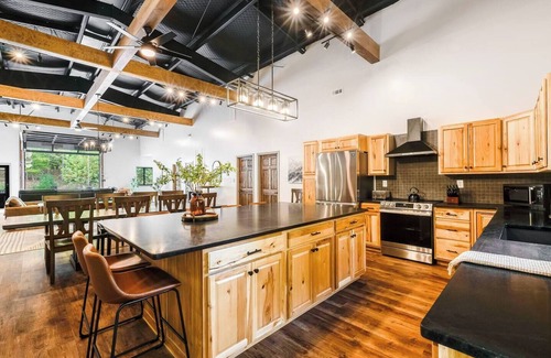Nellysford Casa | 5 King Beds | Sleeps 18 | Game Room | Brew Trail