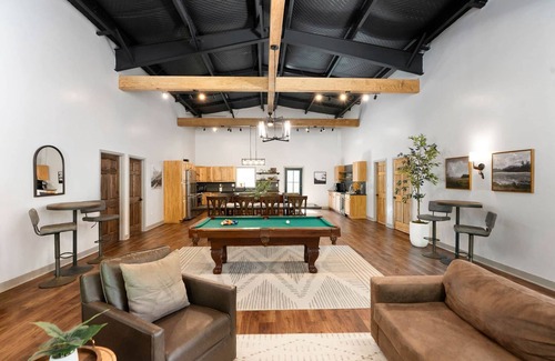 Nellysford Casa | 5 King Beds | Sleeps 18 | Game Room | Brew Trail