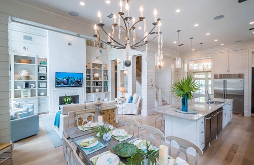 Watercolor Casa | ¡5 suites king, piscina privada, cocina increíble, 4 enormes porches y columpios!