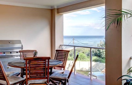 Illovo Beach Apartamento | 5 La Mer - Side-sea, garden & pool view