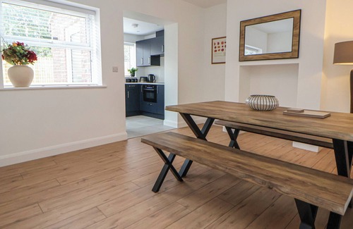 Flint Cabaña | 5 MARSH LANE, pet friendly, with open fire in Flint