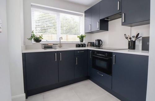 Flint Cabaña | 5 MARSH LANE, pet friendly, with open fire in Flint