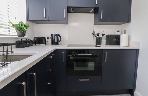 Flint Cabaña | 5 MARSH LANE, pet friendly, with open fire in Flint