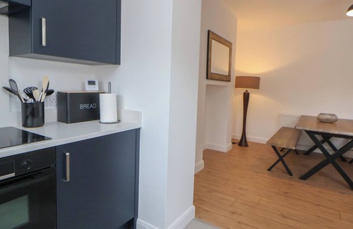 Flint Cabaña | 5 MARSH LANE, pet friendly, with open fire in Flint
