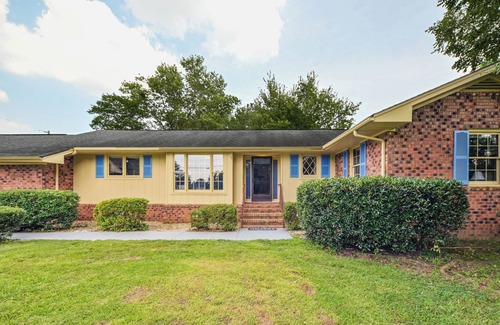 Myrtle Beach Cabaña | 5 Mi to Boardwalk: Myrtle Beach Home Near Golfing