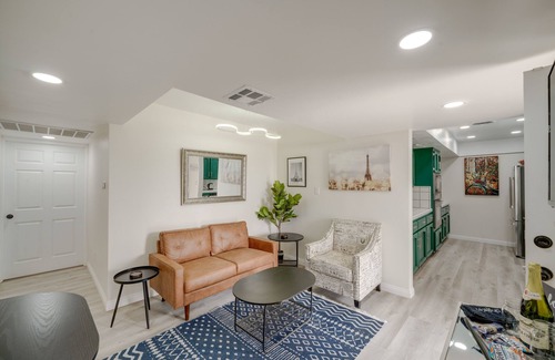 Bakersfield Apartamento | ~ 5 Mi to Downtown: Chic Bakersfield Apartment!