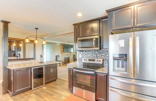 Port Clinton Casa | 5 Mi to Lake: Port Clinton Home w/ Gazebo & Grill!