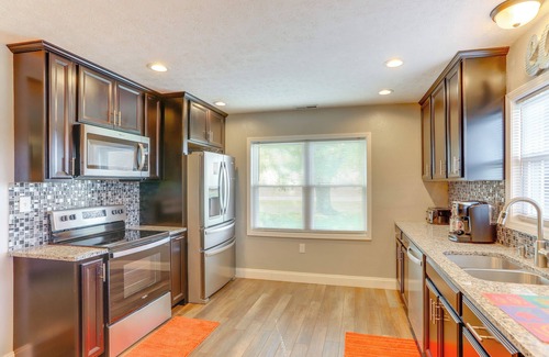 Port Clinton Casa | 5 Mi to Lake: Port Clinton Home w/ Gazebo & Grill!