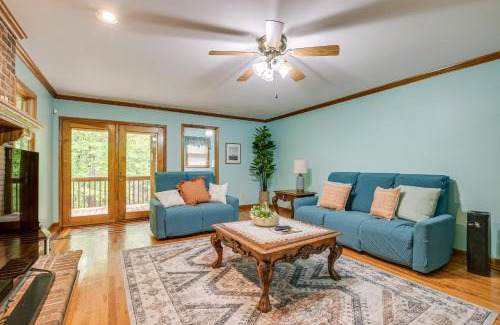 Tigerville Casa | 5 Mi to Lake Robinson BBQ-Ready Home with Pool