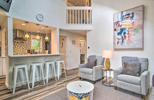 Mews Village Condominio | 5 Mi to Mashpee Commons: Coastal Mashpee Condo