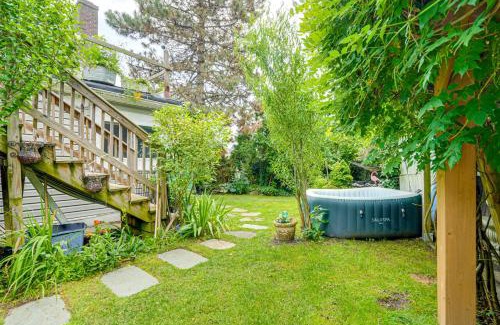 Lynn Apartamento | 5 Mi to Salem! Lynn Apt By the Sea with Hot Tub