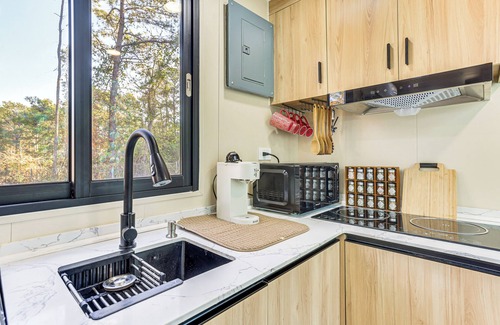 Lithonia Casa | 5 Mi to Stone Mountain: Lithonia Getaway